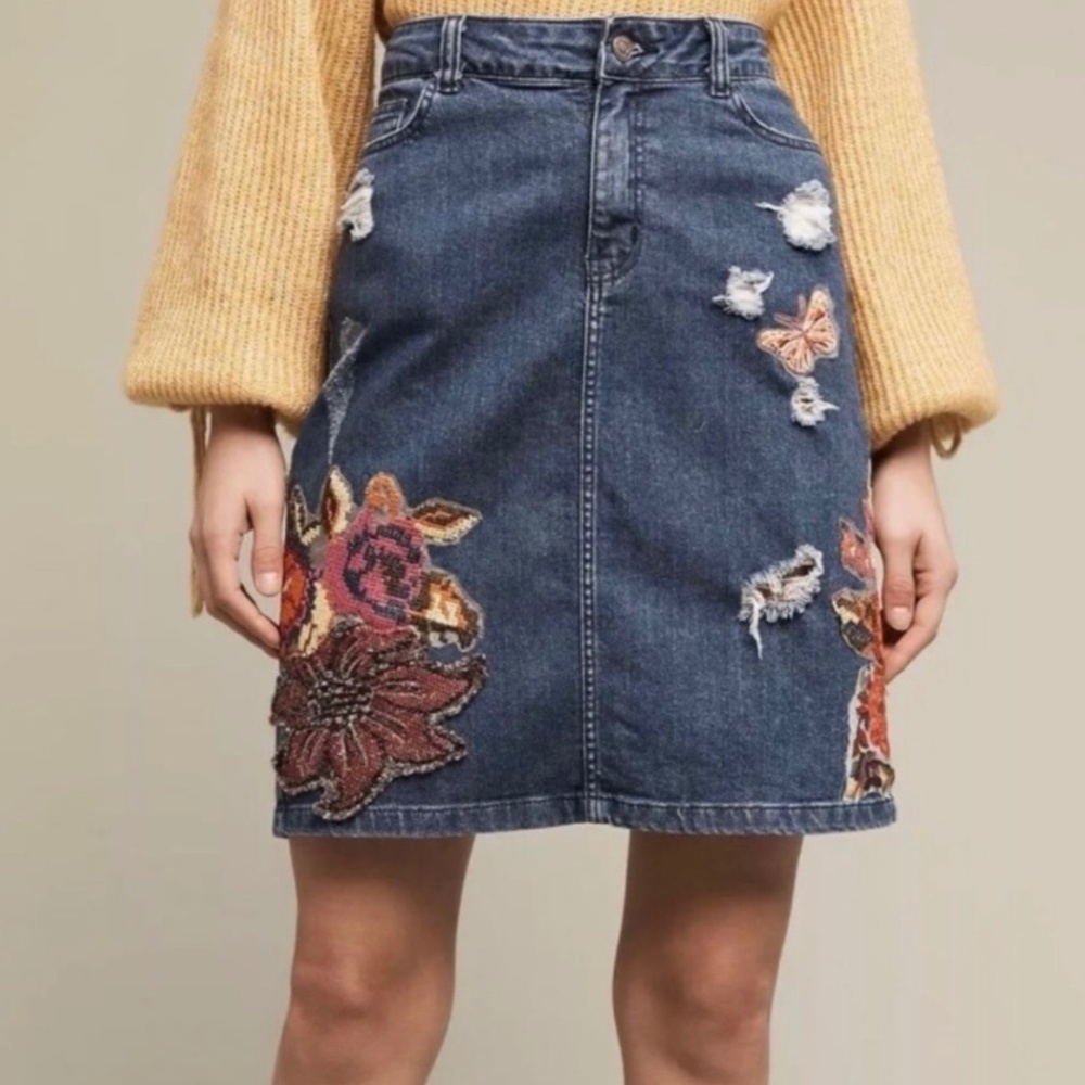 ANTHROPOLOGIE Embroidered Gardener’s Denim Skirt